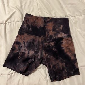 lululemon diamond dye align shorts